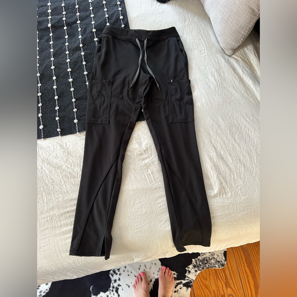 Januu women’s black scrub pants